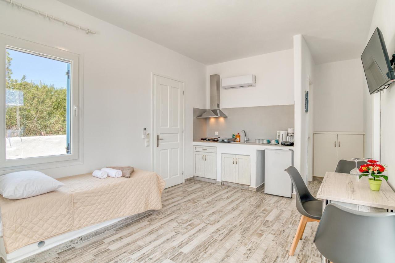 Ippocampos Seaside Serenity - Unwind At Paros Poolside Retreats อลิกิ ภายนอก รูปภาพ